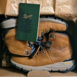 Danner Mountain 600
